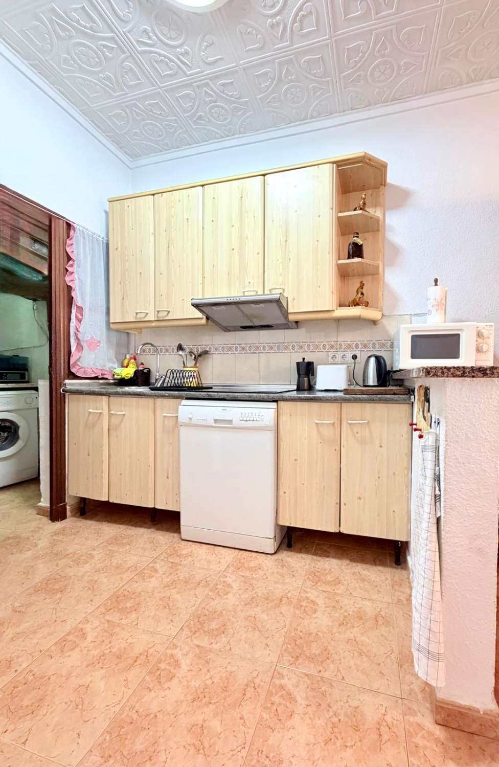 TWO-BEDROOM TOWNHOUSE WITH TWO TERRACES FOR LONG-TERM RENT – TORREVIEJA