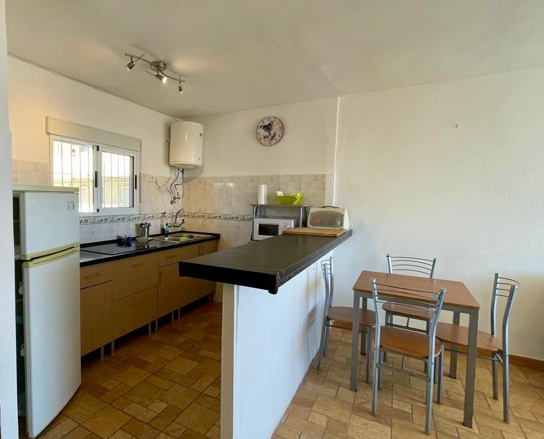 BRIGHT APARTMENT WITH SEA VIEWS FOR LONG-TERM RENT – AVENIDA TORREBLANCA, TORREVIEJA
