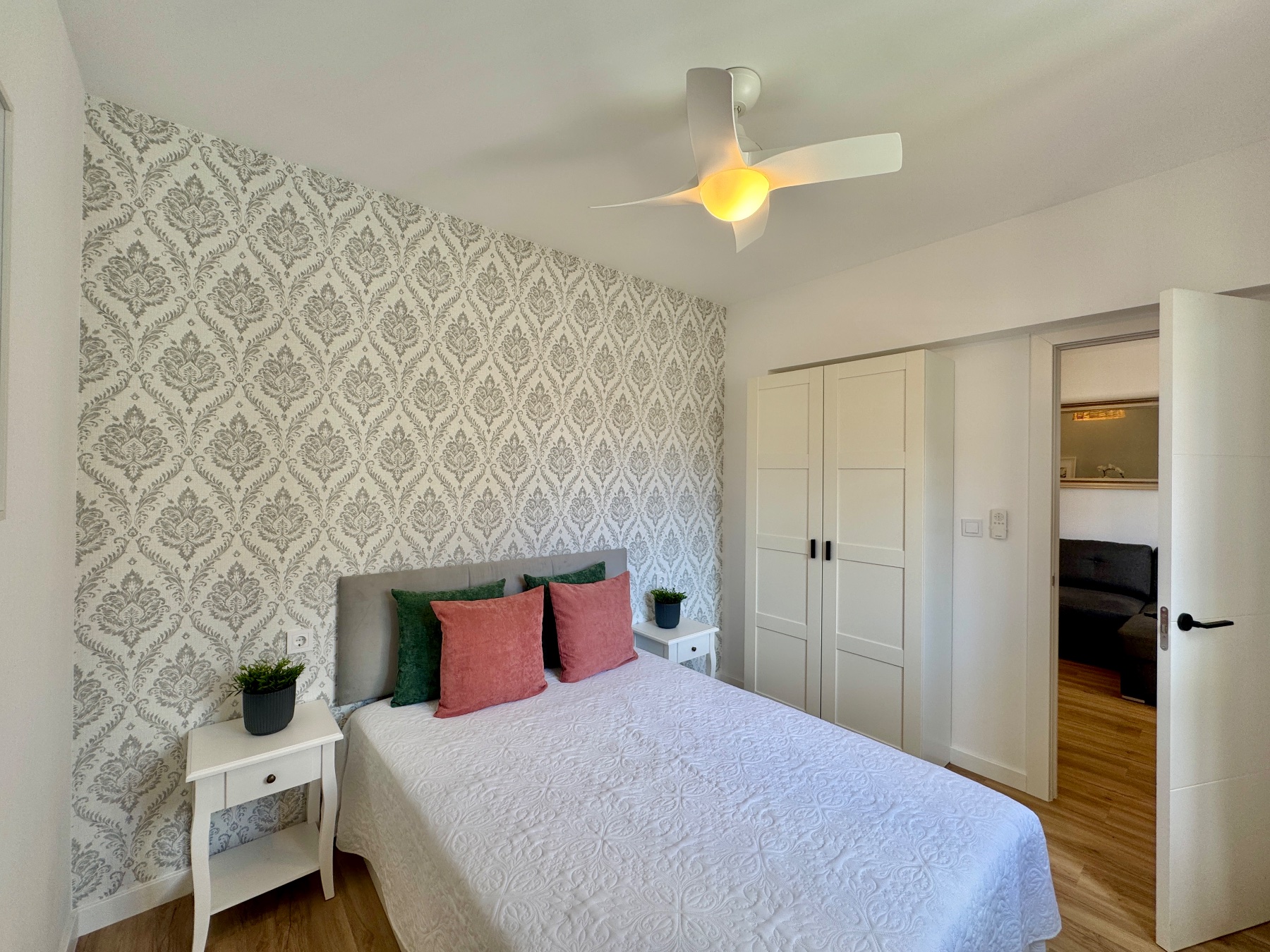 FULLY RENOVATED 3-BEDROOM TOWNHOUSE WITH TERRACE AND COMMUNAL POOL – LOS ALTOS / PUNTA PRIMA, ORIHUELA COSTA