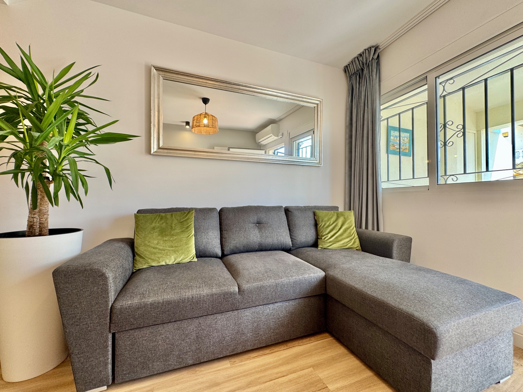 FULLY RENOVATED 3-BEDROOM TOWNHOUSE WITH TERRACE AND COMMUNAL POOL – LOS ALTOS / PUNTA PRIMA, ORIHUELA COSTA
