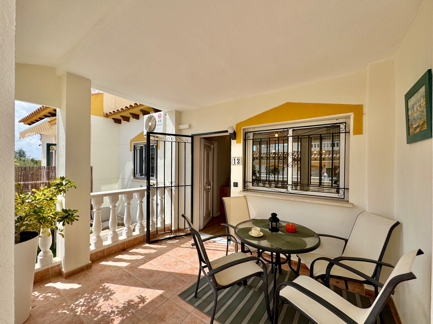 FULLY RENOVATED 3-BEDROOM TOWNHOUSE WITH TERRACE AND COMMUNAL POOL – LOS ALTOS / PUNTA PRIMA, ORIHUELA COSTA