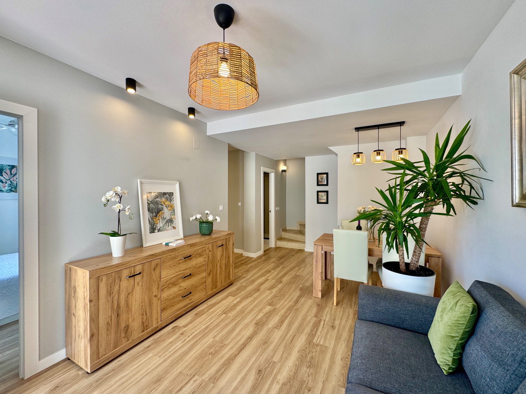 FULLY RENOVATED 3-BEDROOM TOWNHOUSE WITH TERRACE AND COMMUNAL POOL – LOS ALTOS / PUNTA PRIMA, ORIHUELA COSTA