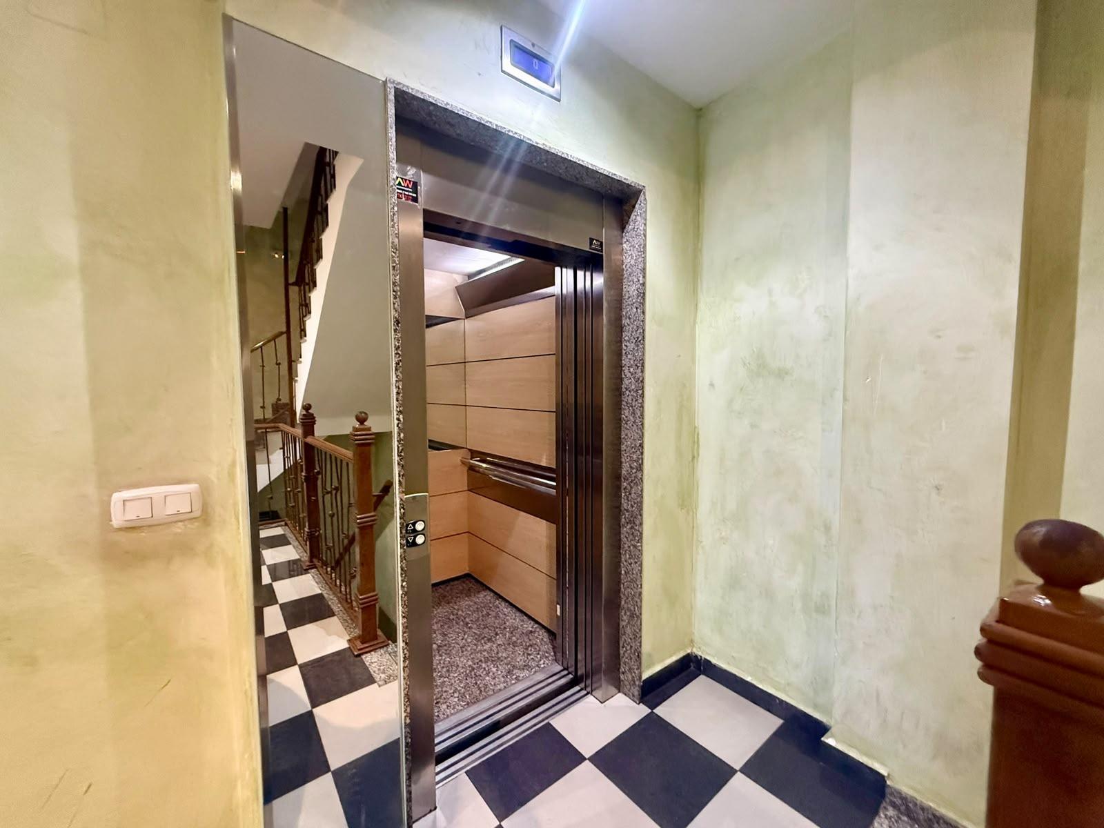 APARTMÁN S 1 LOŽNICÍ – 650 M OD MOŘE, PARQUE DE LAS NACIONES, TORREVIEJA
