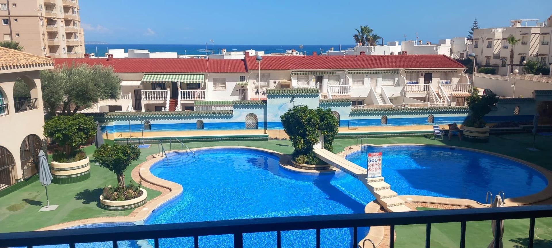 STUDIO S TERASOU, VÝHLEDEM NA MOŘE A BAZÉNEM – LA MATA, TORREVIEJA