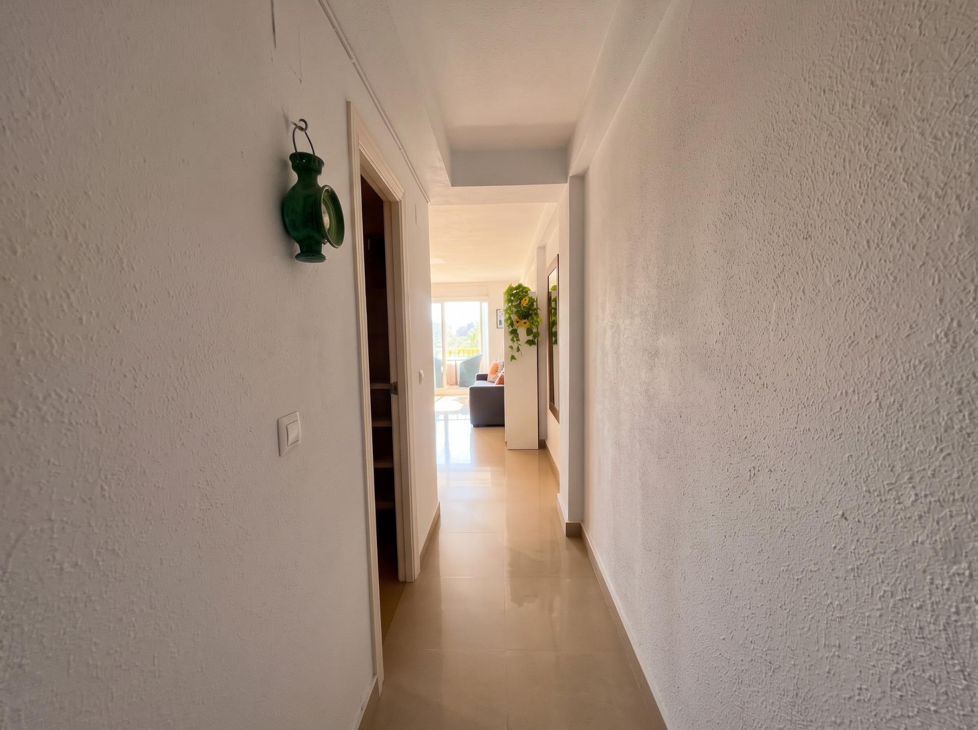ZREKONSTRUOVANÉ STUDIO SE ZASKLENOU TERASOU A BAZÉNEM – URBANIZACIÓN PINOMAR