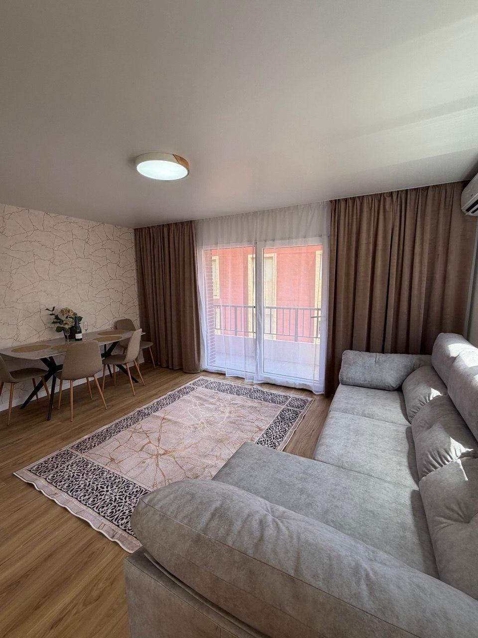 ZREKONSTRUOVANÝ APARTMÁN SE 3 LOŽNICEMI A DVĚMA BALKONY – DRUHÁ LINIE U MOŘE, PLAYA DE LOS LOCOS