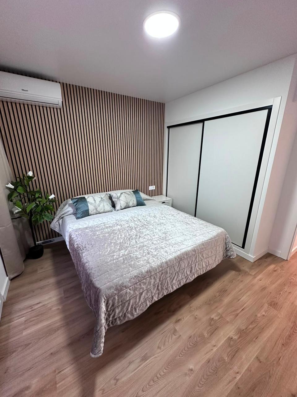ZREKONSTRUOVANÝ APARTMÁN SE 3 LOŽNICEMI A DVĚMA BALKONY – DRUHÁ LINIE U MOŘE, PLAYA DE LOS LOCOS