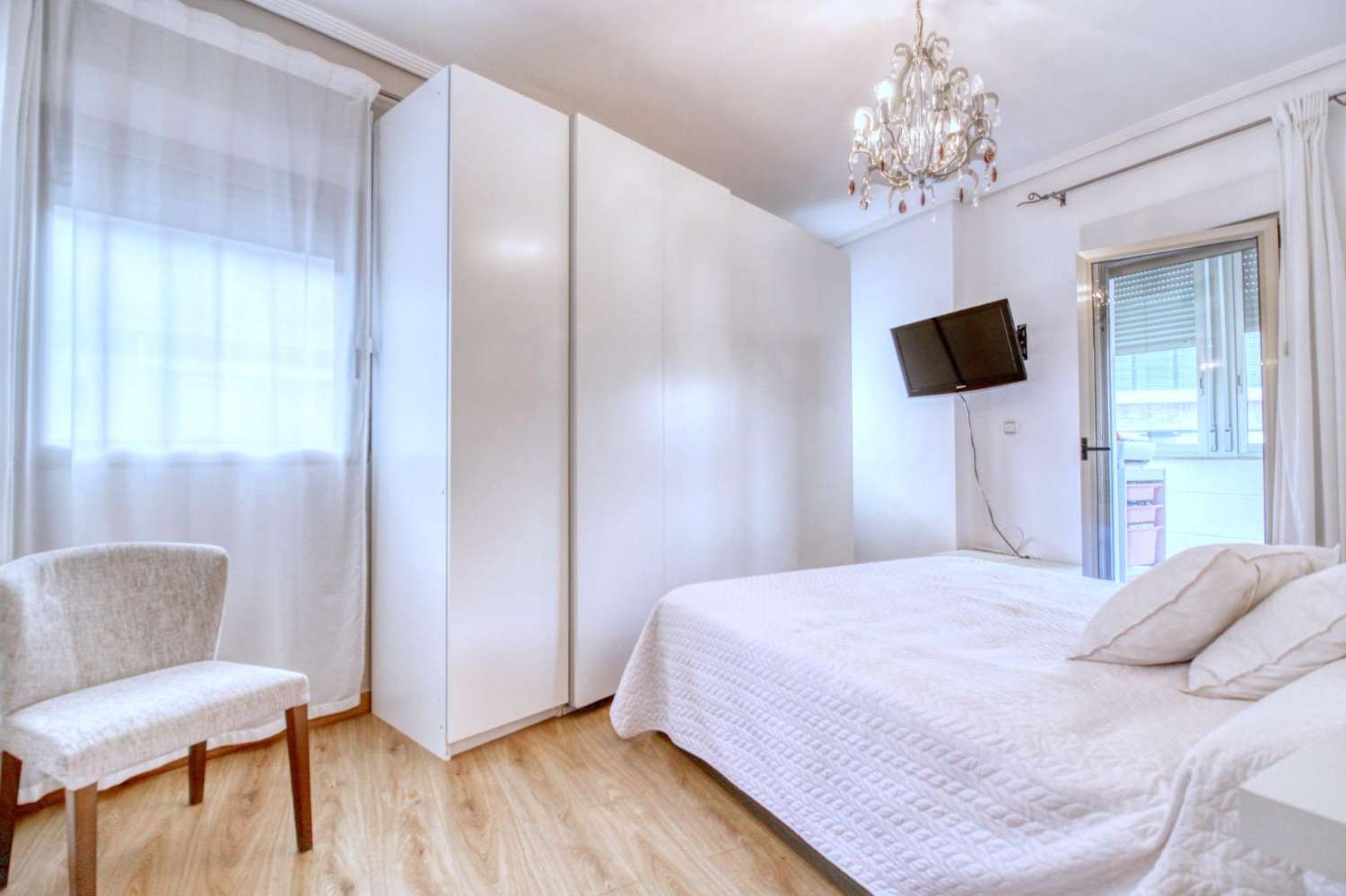 Dům snů v Callosa: Luxus, pohodlí a garáž v ceně