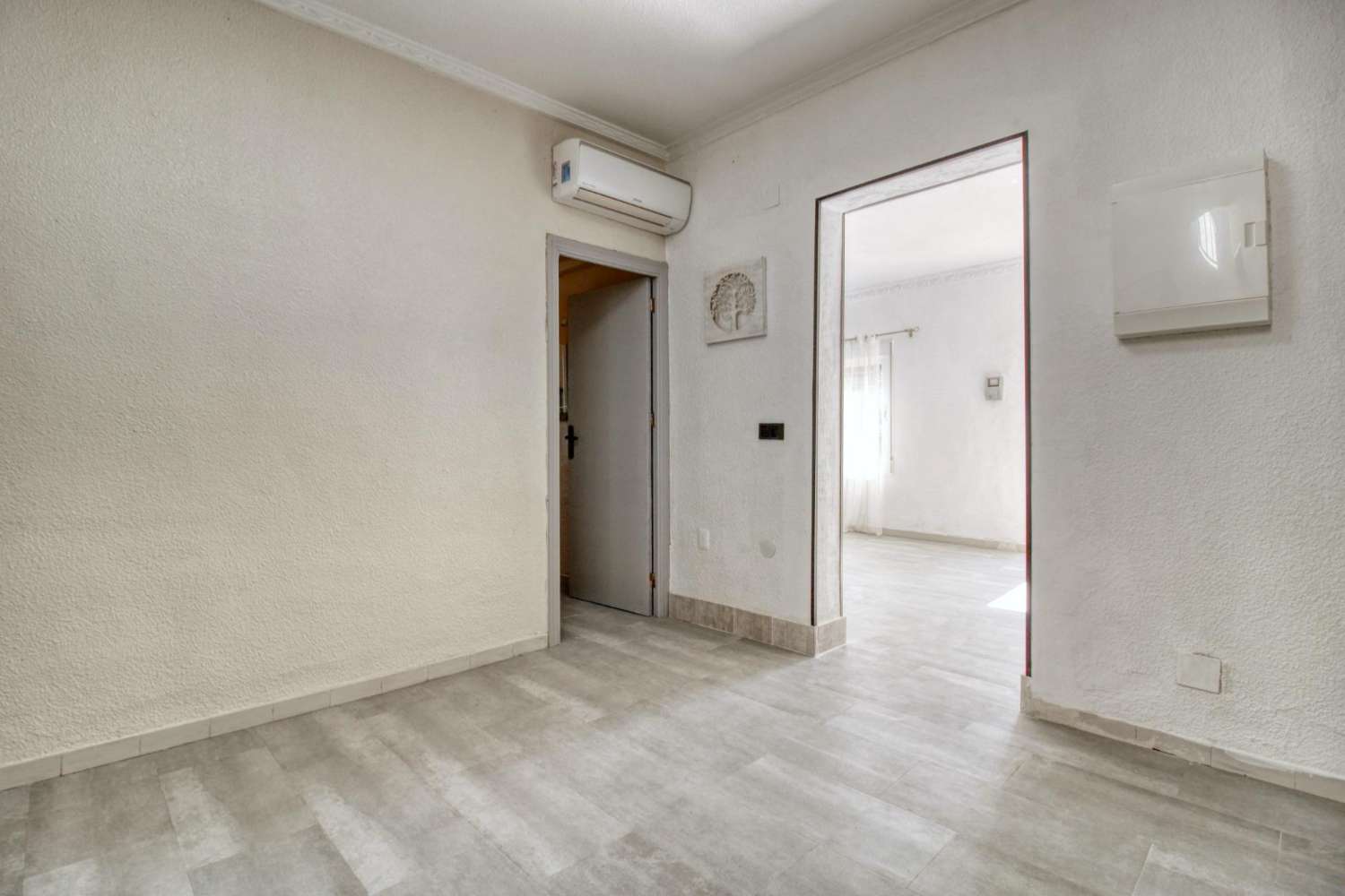 Samostatně stojící dům se soukromým pozemkem v centru Ciudad Quesada