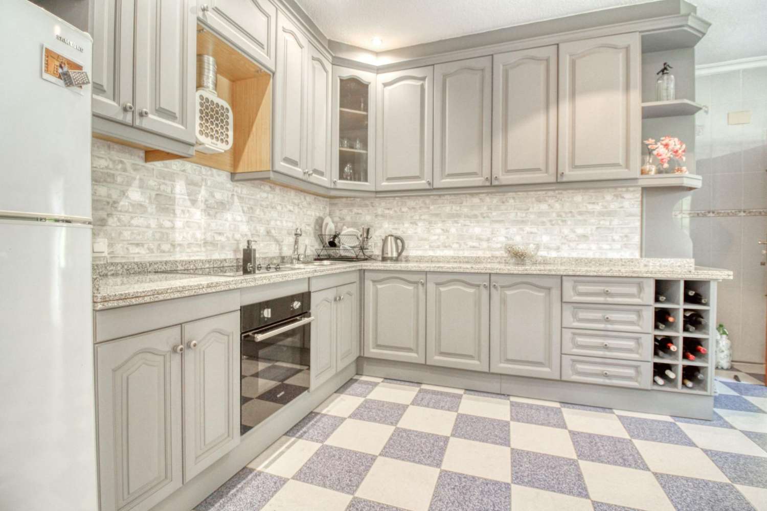 Samostatně stojící dům se soukromým pozemkem v centru Ciudad Quesada