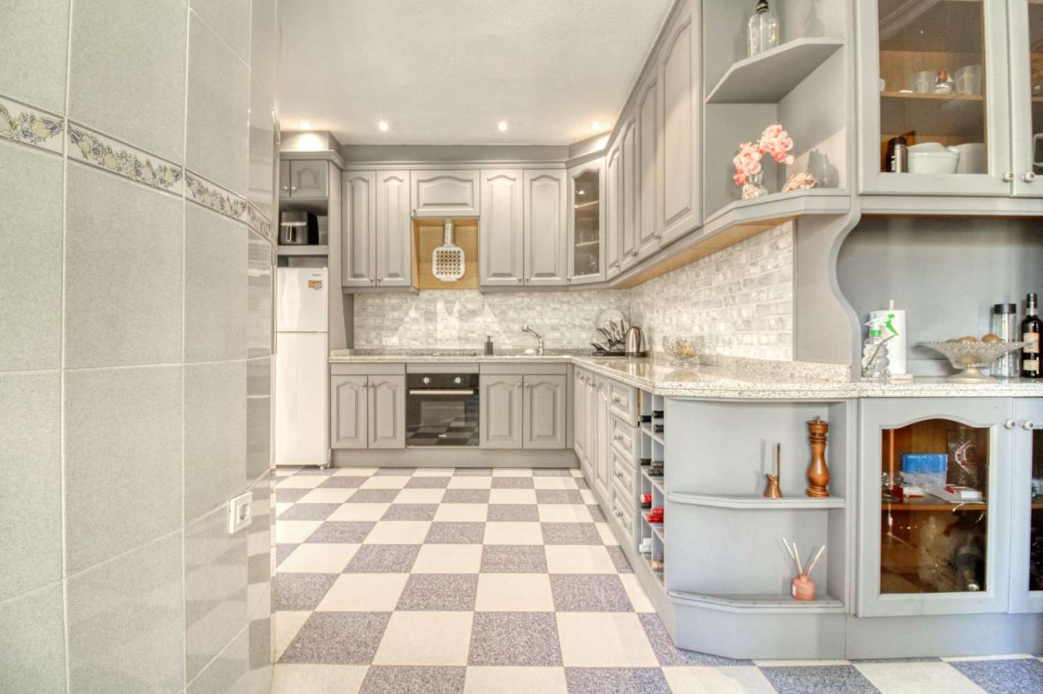 Samostatně stojící dům se soukromým pozemkem v centru Ciudad Quesada