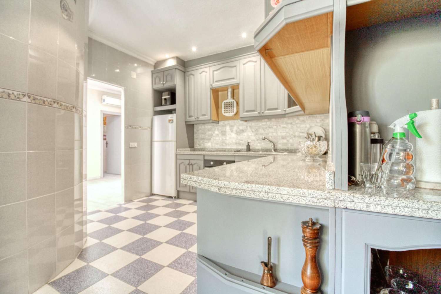 Samostatně stojící dům se soukromým pozemkem v centru Ciudad Quesada