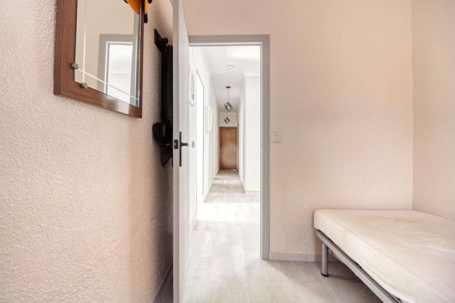 Samostatně stojící dům se soukromým pozemkem v centru Ciudad Quesada