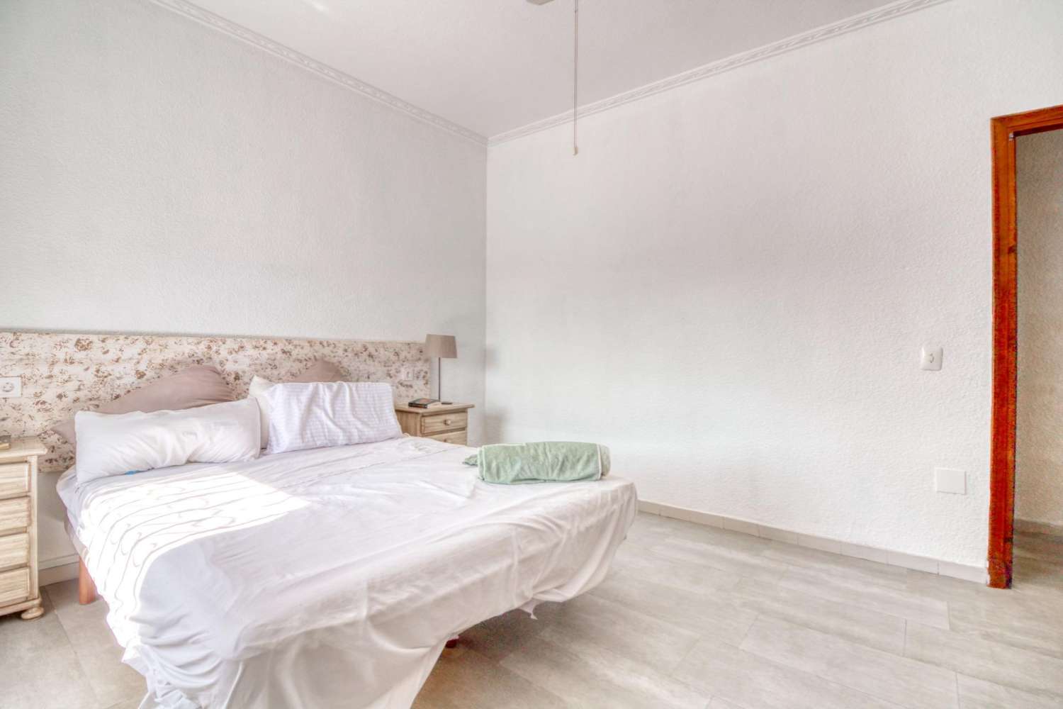 Samostatně stojící dům se soukromým pozemkem v centru Ciudad Quesada