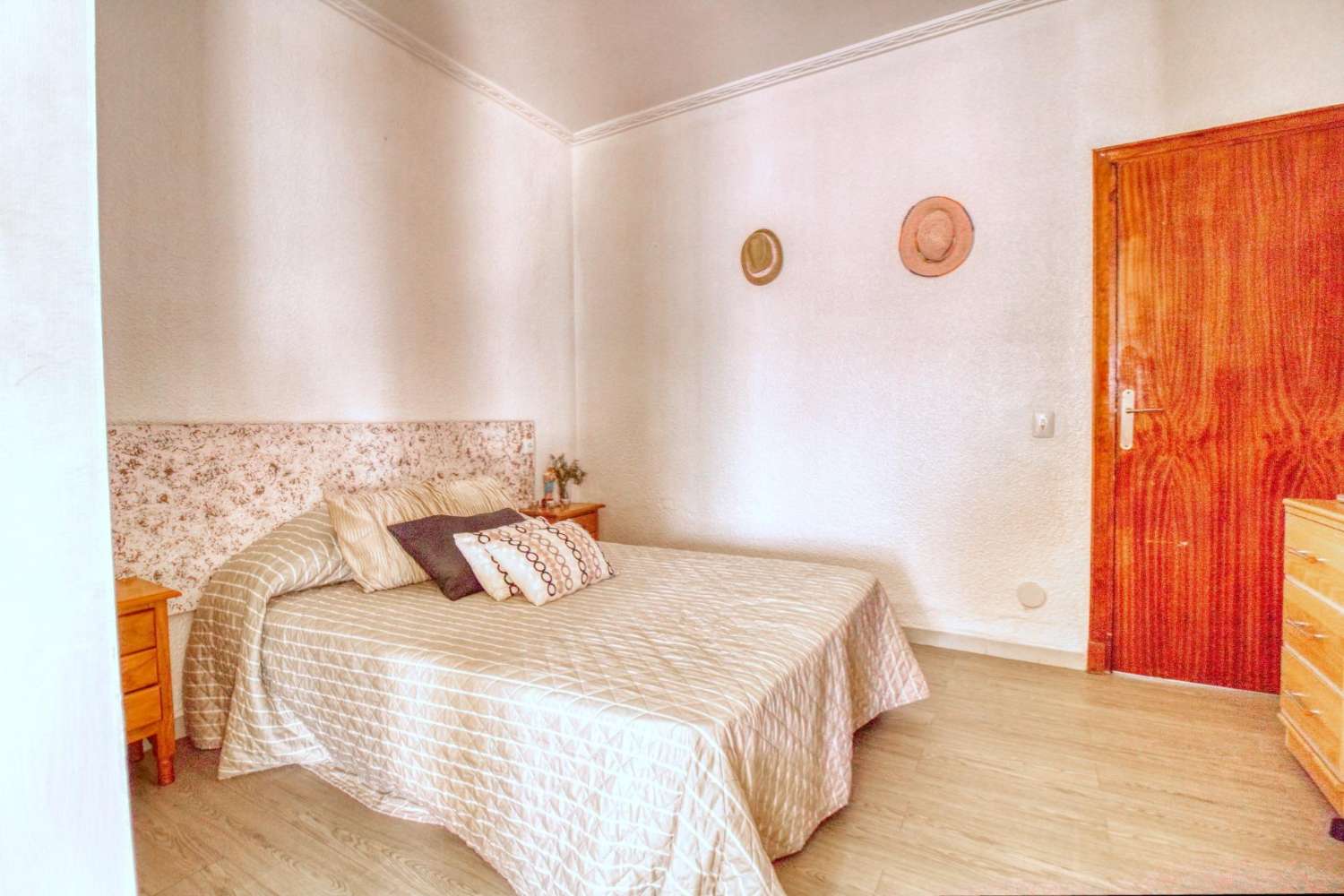 Samostatně stojící dům se soukromým pozemkem v centru Ciudad Quesada