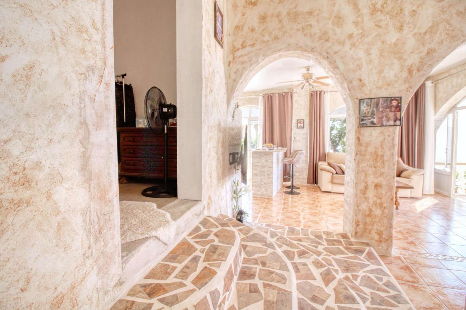 Samostatně stojící dům se soukromým pozemkem v centru Ciudad Quesada