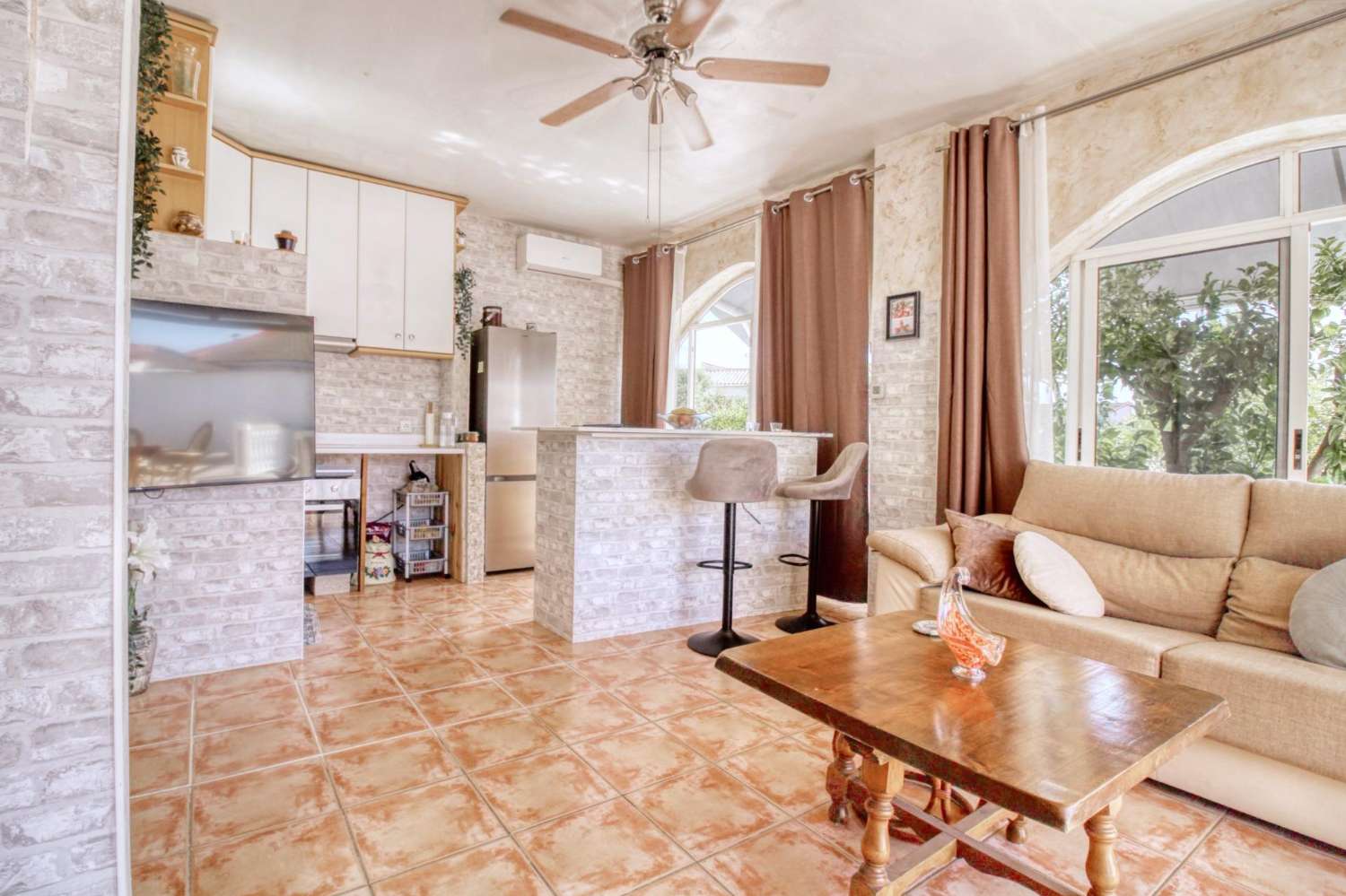 Samostatně stojící dům se soukromým pozemkem v centru Ciudad Quesada