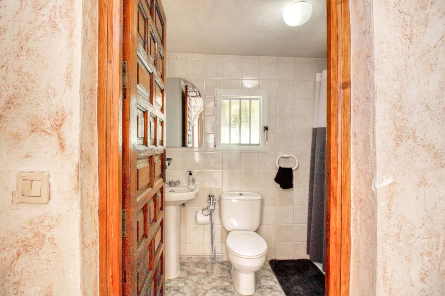 Samostatně stojící dům se soukromým pozemkem v centru Ciudad Quesada