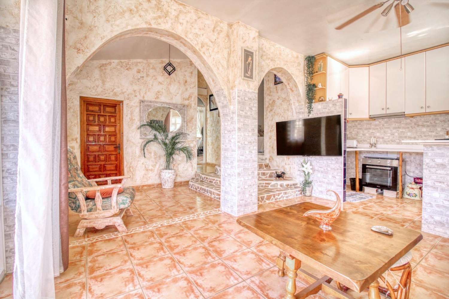 Samostatně stojící dům se soukromým pozemkem v centru Ciudad Quesada