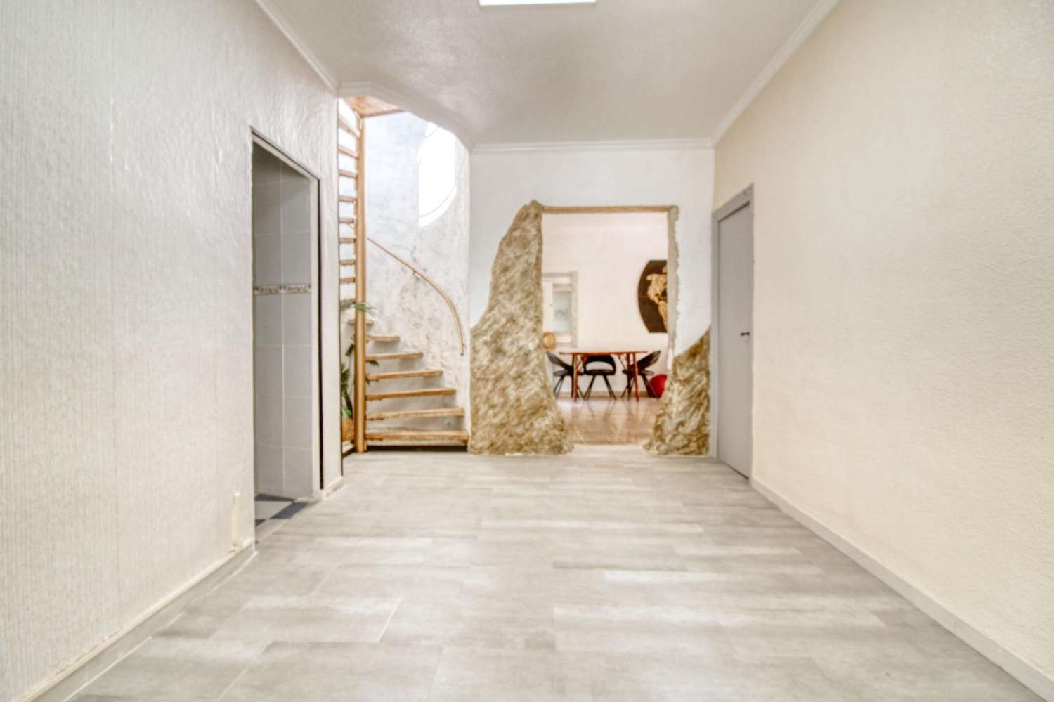 Samostatně stojící dům se soukromým pozemkem v centru Ciudad Quesada