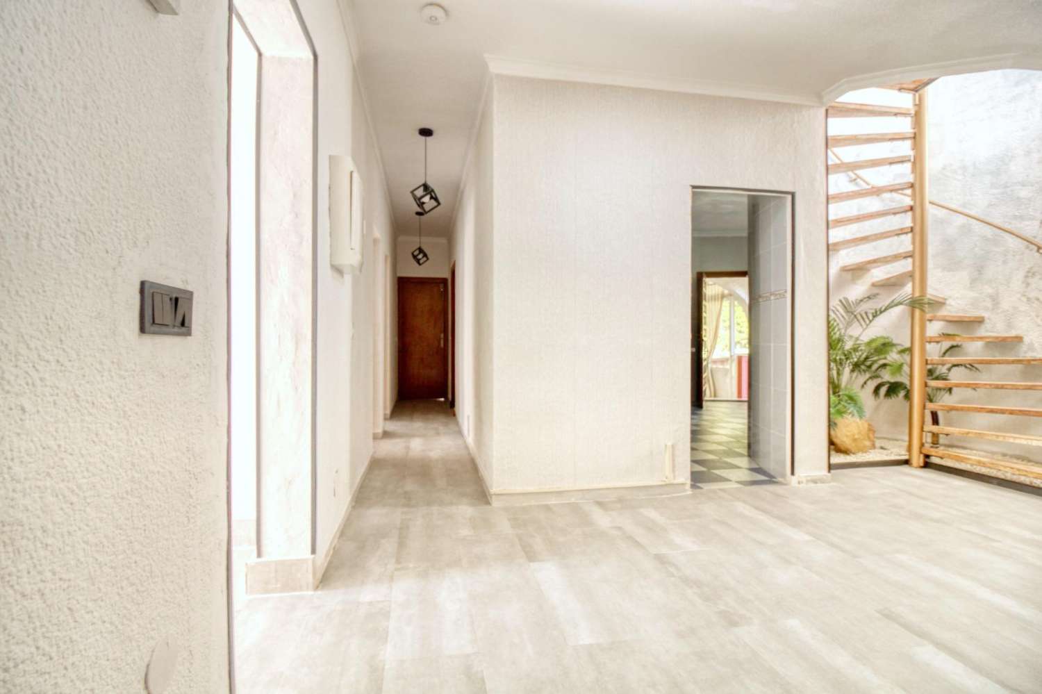 Samostatně stojící dům se soukromým pozemkem v centru Ciudad Quesada