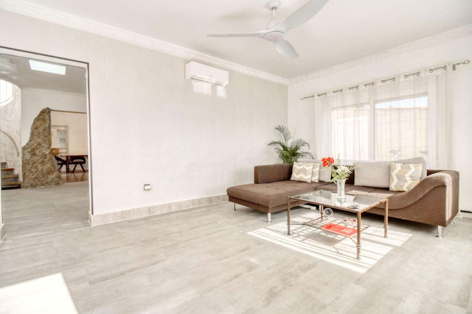 Samostatně stojící dům se soukromým pozemkem v centru Ciudad Quesada