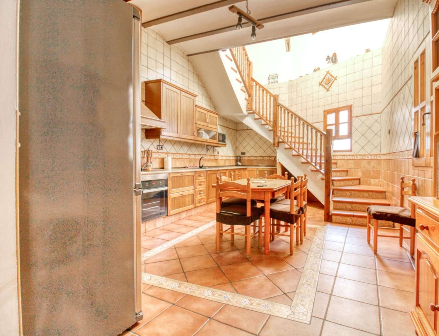 Skvělá příležitost! Dům s terasami, zahradou a garáží v srdci Crevillente