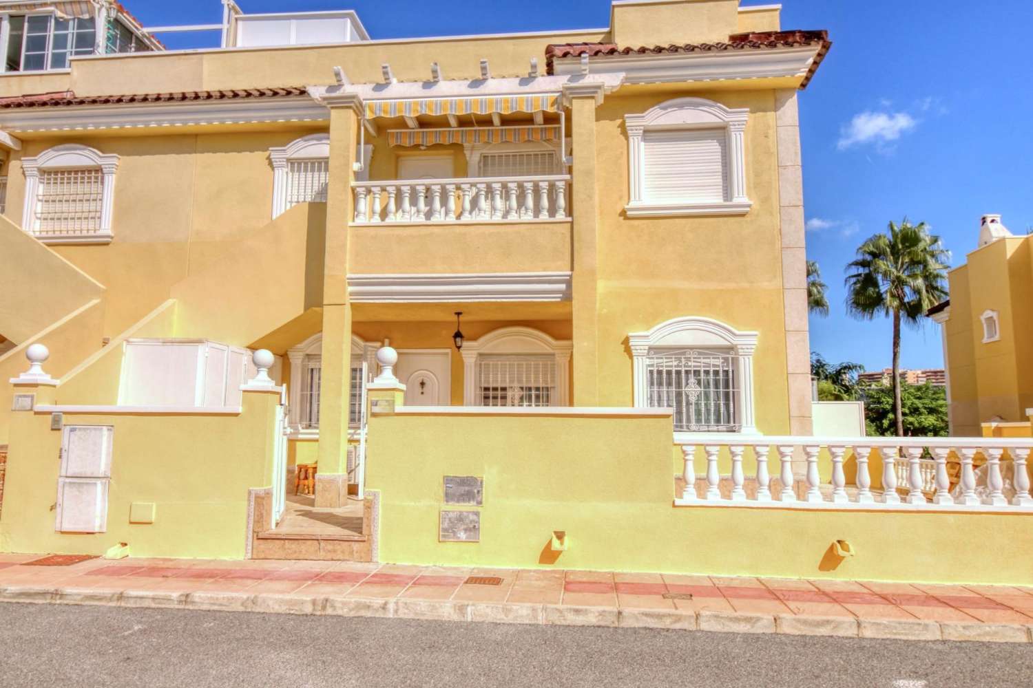 Přízemní řadový dům v Gran Alacant – pohodlí, styl a přímořská poloha