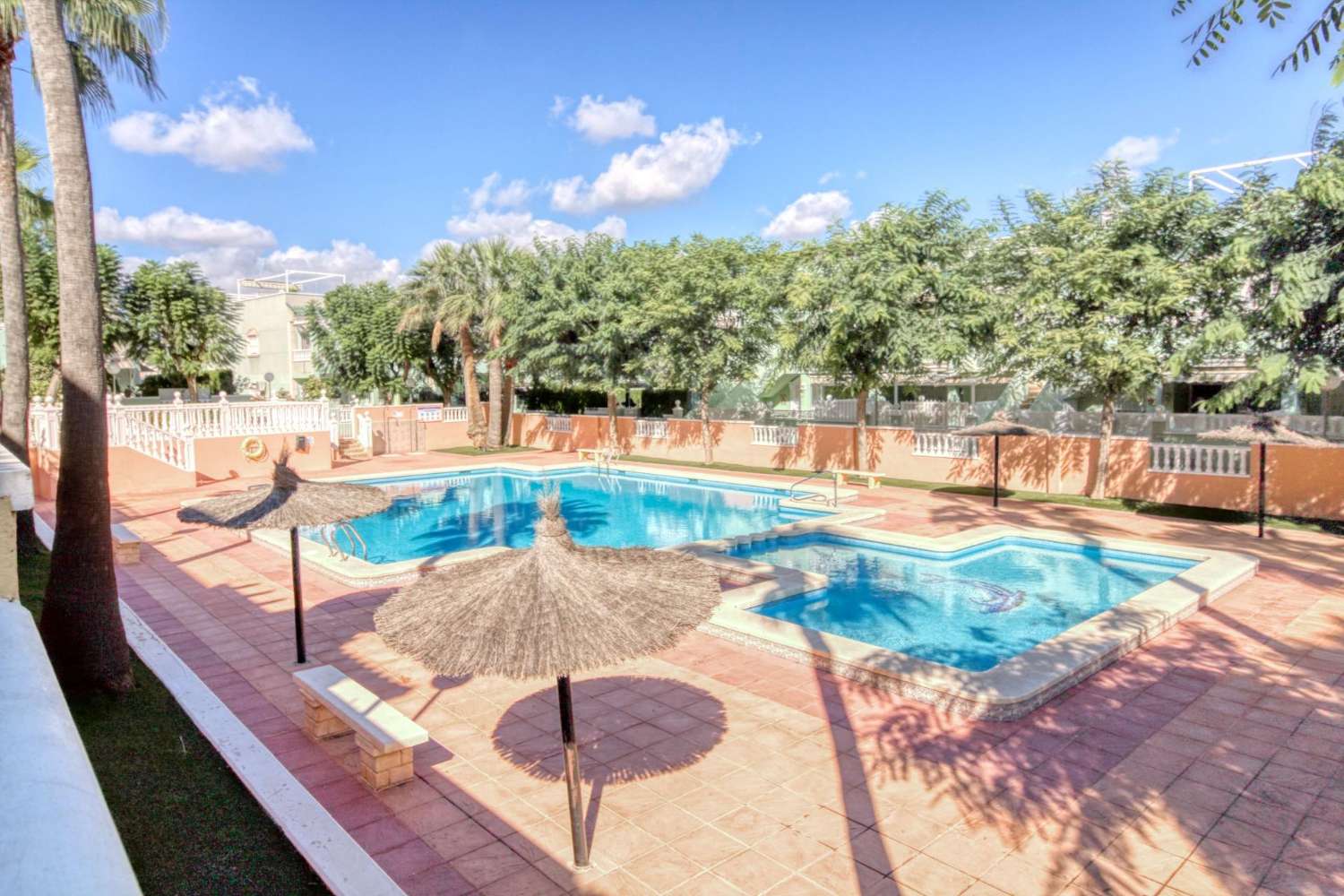 Přízemní řadový dům v Gran Alacant – pohodlí, styl a přímořská poloha