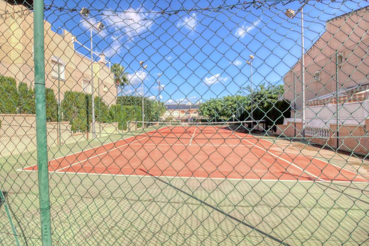 Přízemní řadový dům v Gran Alacant – pohodlí, styl a přímořská poloha