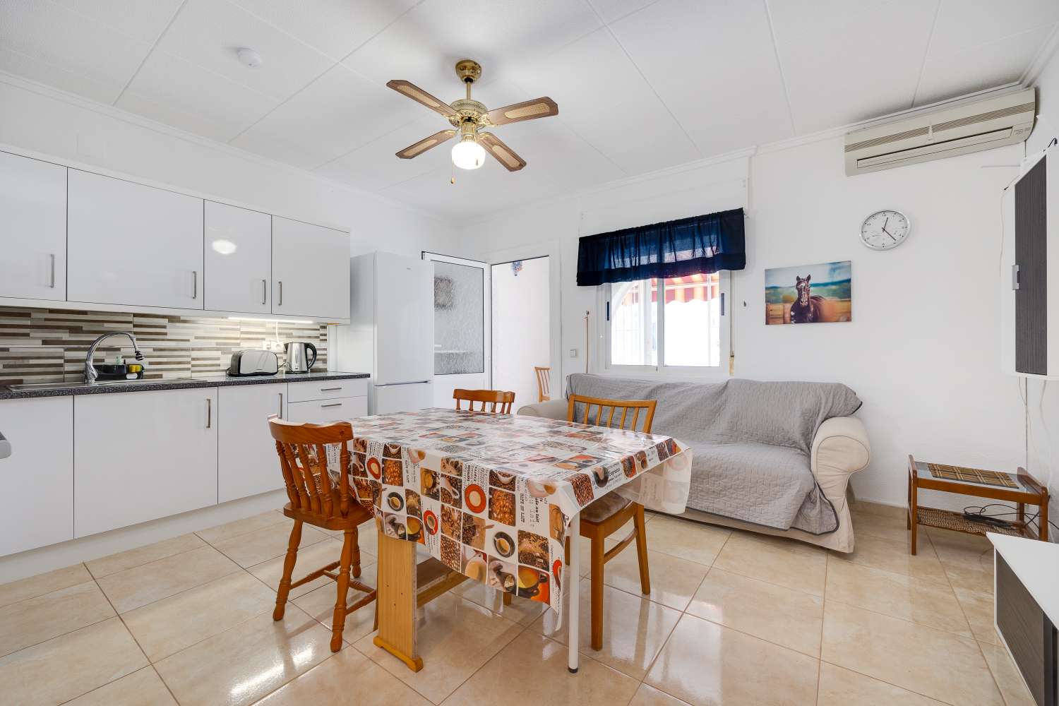 Rodinný dům v prodeji in El Chaparral (Torrevieja)