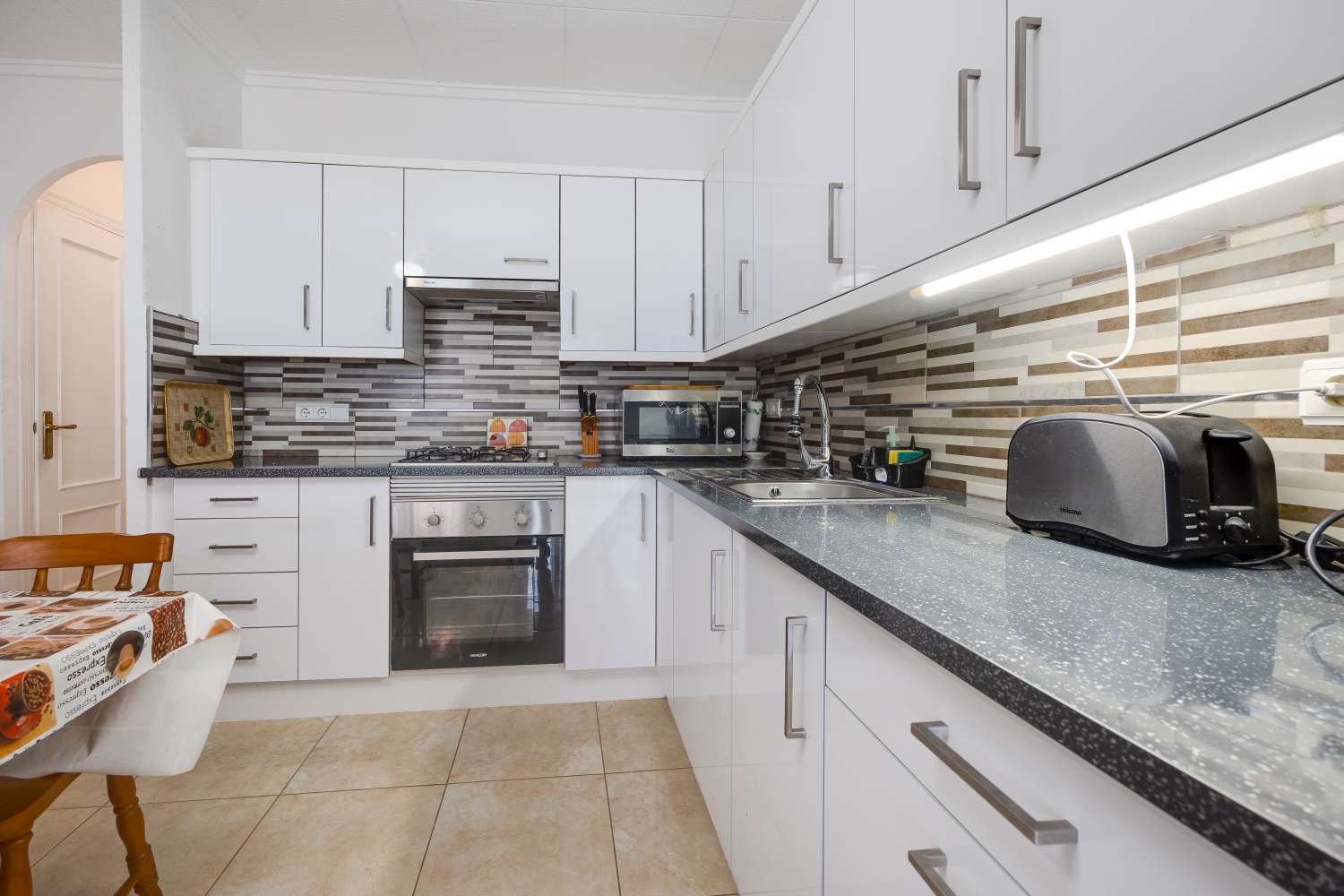 Rodinný dům v prodeji in El Chaparral (Torrevieja)