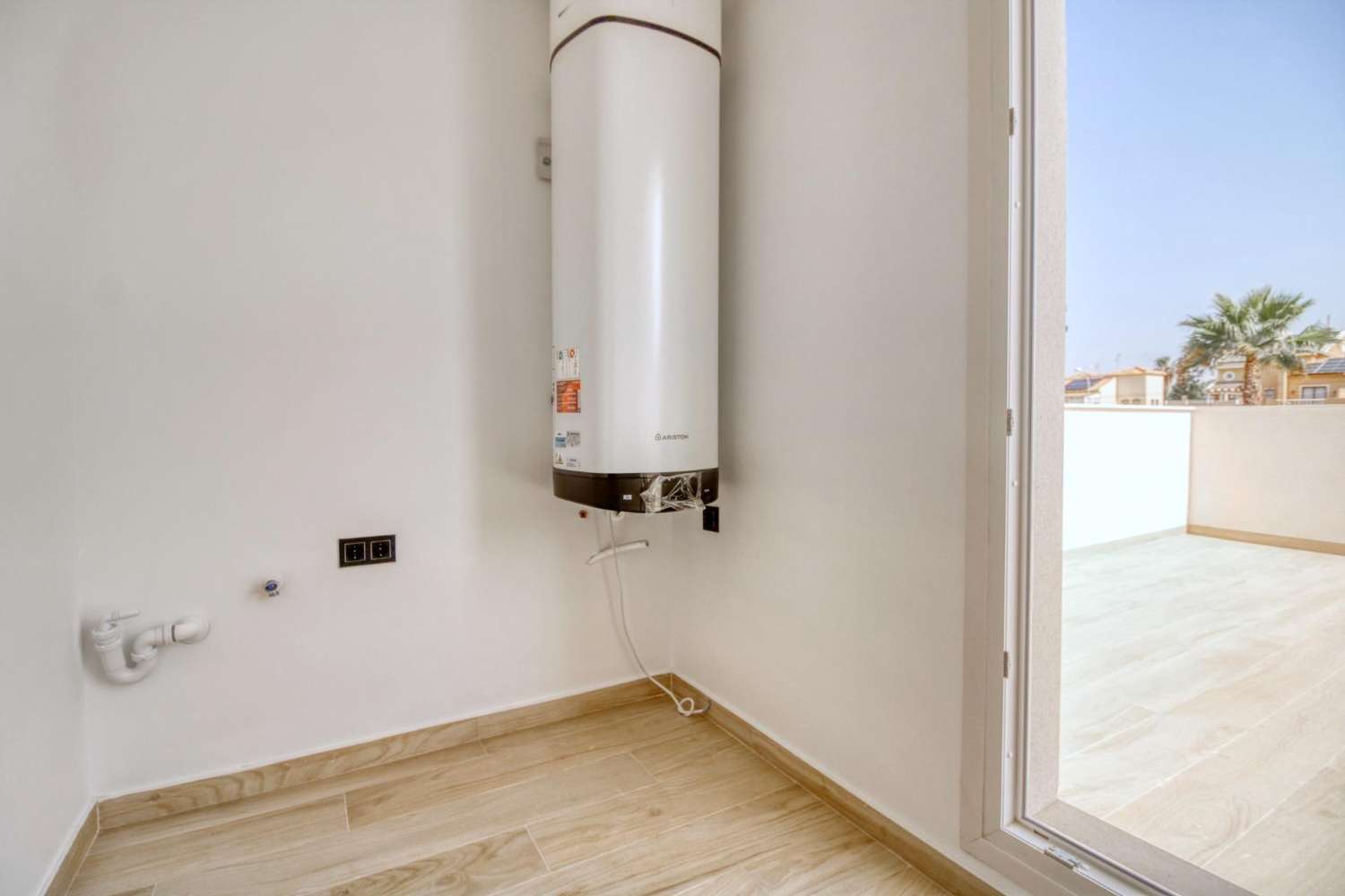 Novostavba vily v Torrevieja — elegance, pohodlí a prvotřídní lokalita