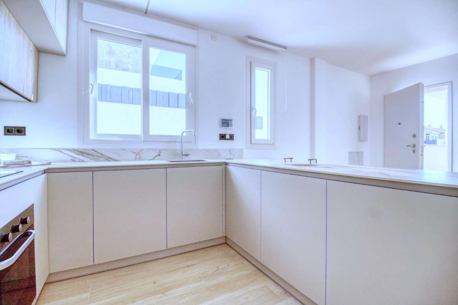 Novostavba vily v Torrevieja — elegance, pohodlí a prvotřídní lokalita