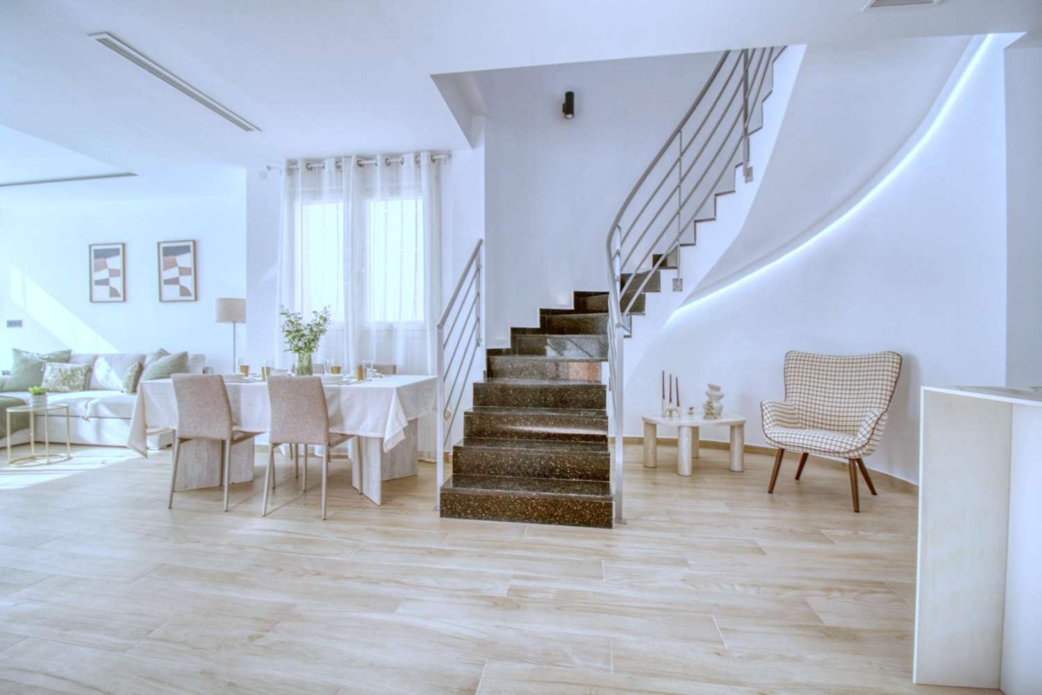 Novostavba vily v Torrevieja — elegance, pohodlí a prvotřídní lokalita