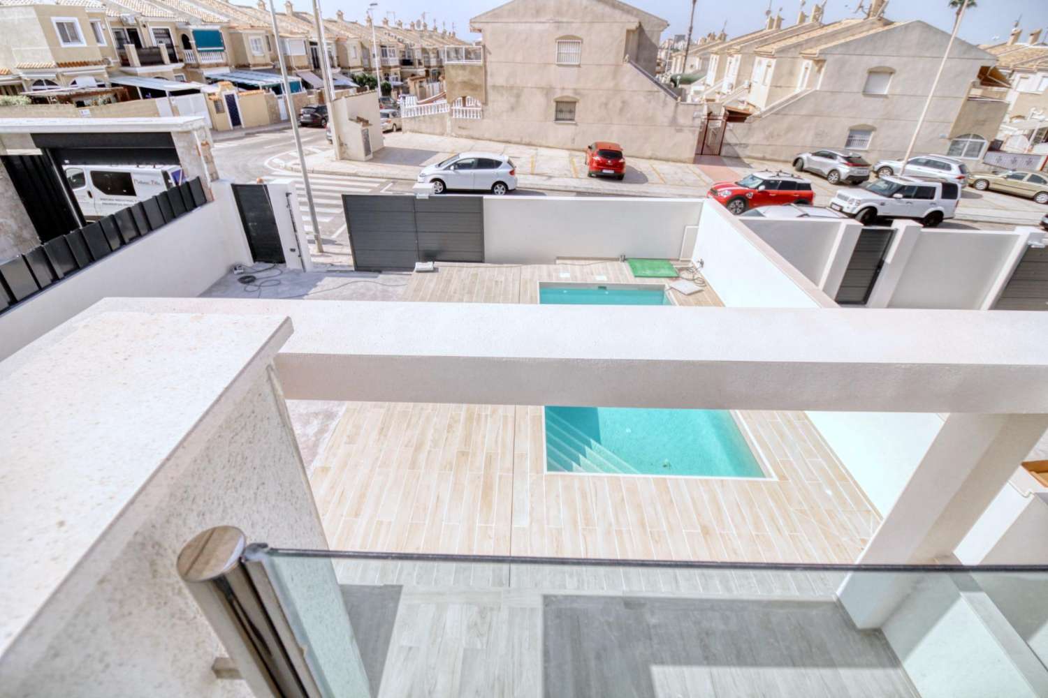 Novostavba vily v Torrevieja — elegance, pohodlí a prvotřídní lokalita