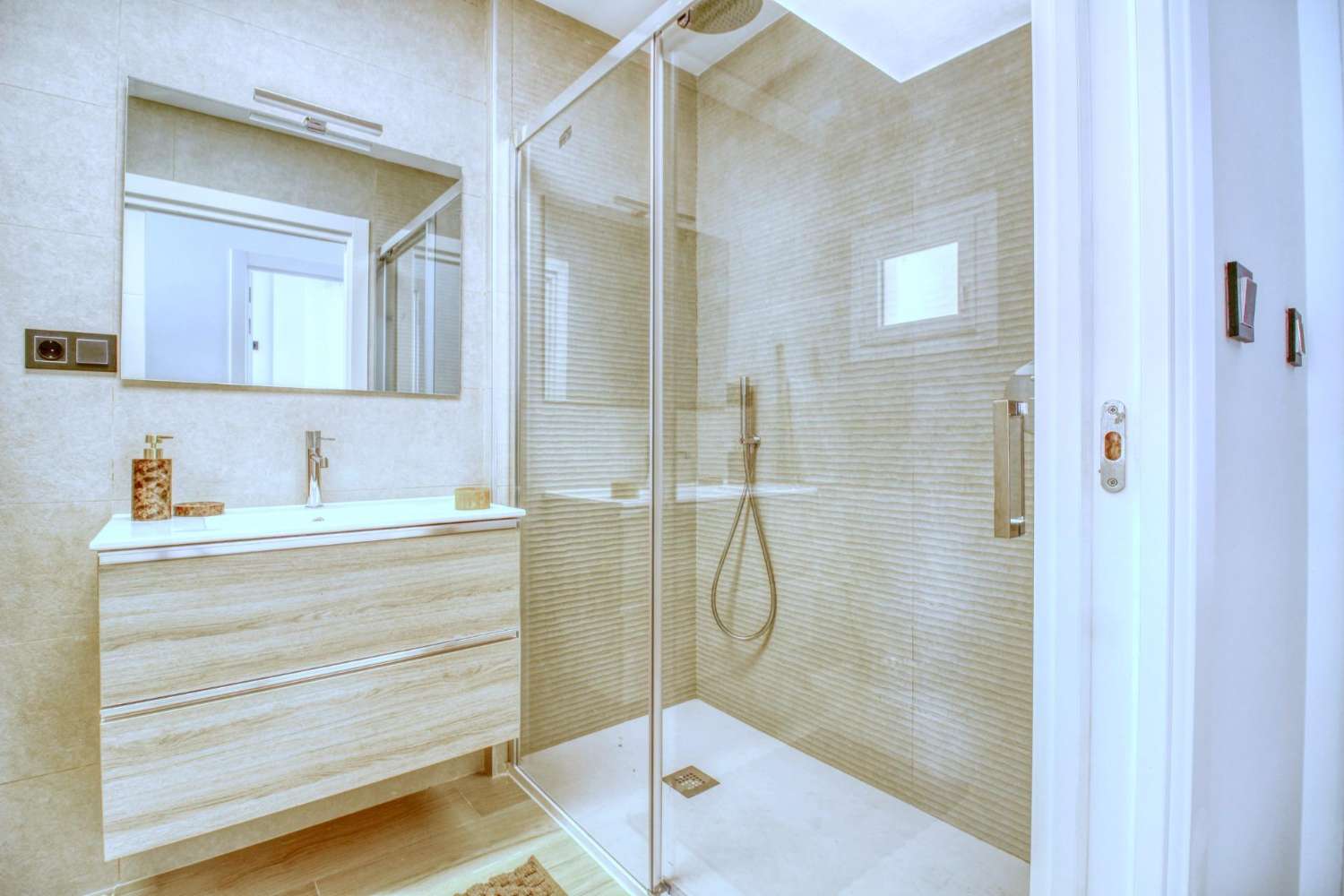 Novostavba vily v Torrevieja — elegance, pohodlí a prvotřídní lokalita