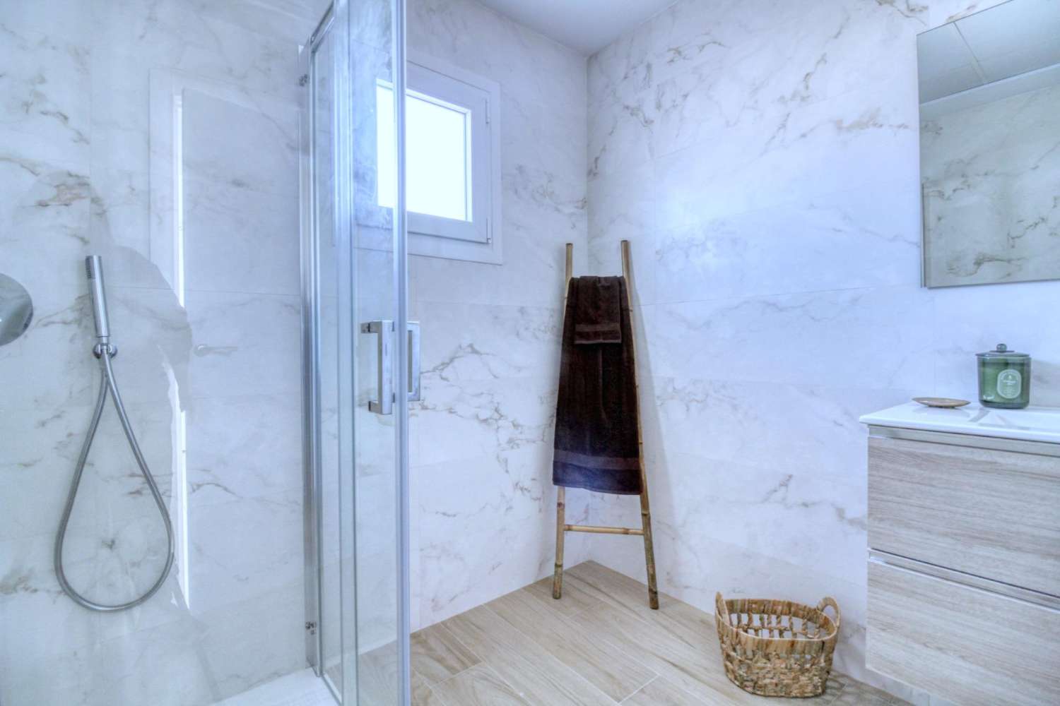 Novostavba vily v Torrevieja — elegance, pohodlí a prvotřídní lokalita