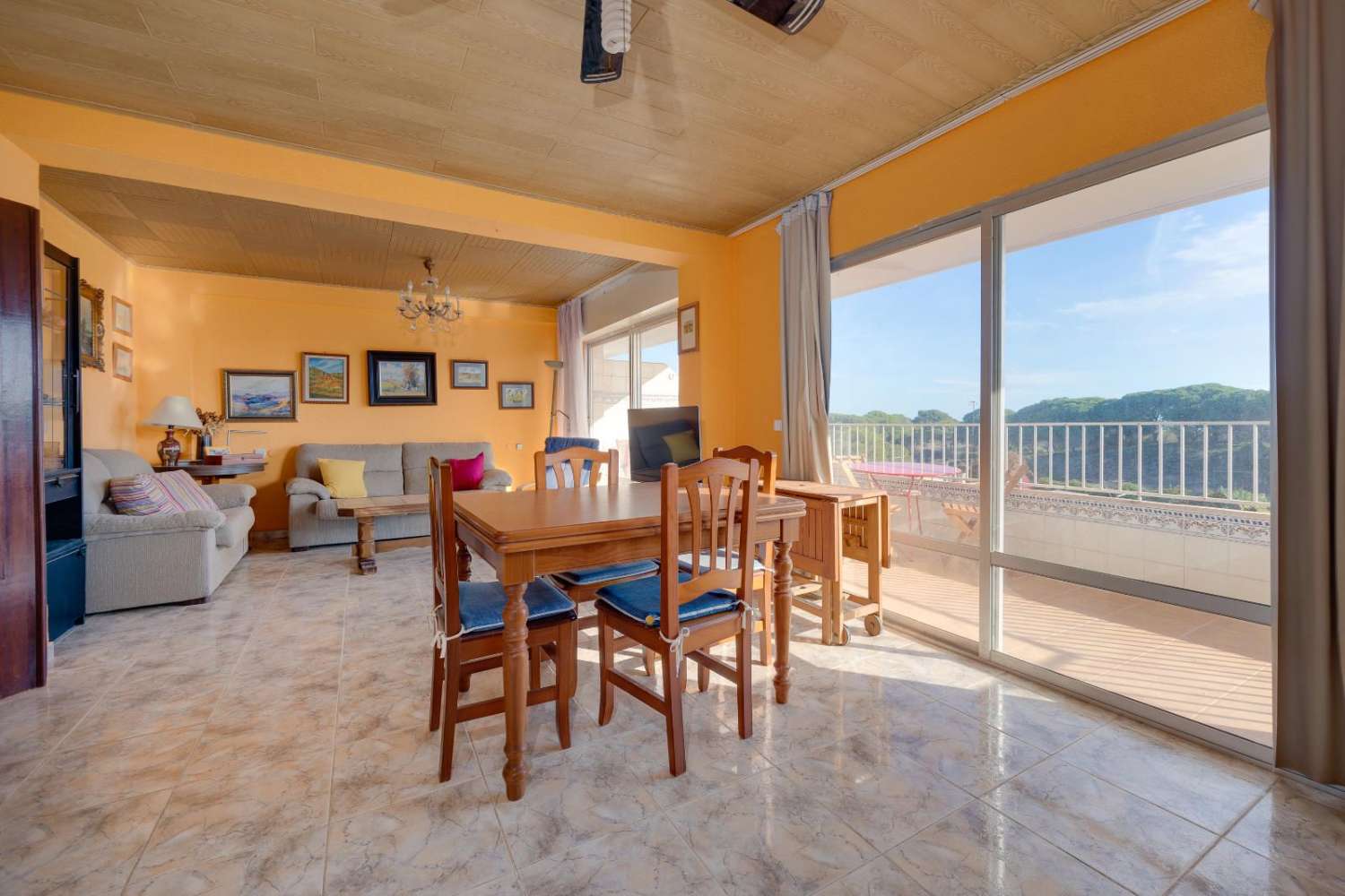 Prostorný a světlý byt na prodej v Guardamar del Segura