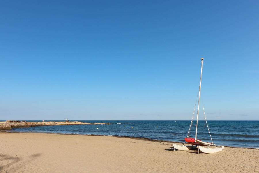 Nově zrekonstruovaný apartmán 50 metrů od pláže La Mata