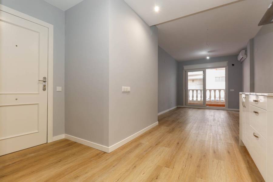 Nově zrekonstruovaný apartmán 50 metrů od pláže La Mata