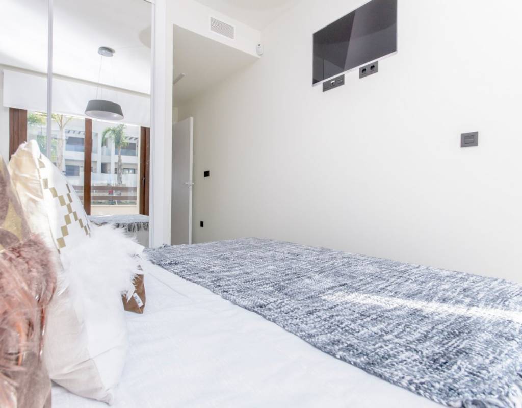 NOVOSTAVBA BYTOVÝ KOMPLEX BUNGALOVŮ V LOS BALCONES, TORREVIEJA - Bungalov v přízemí