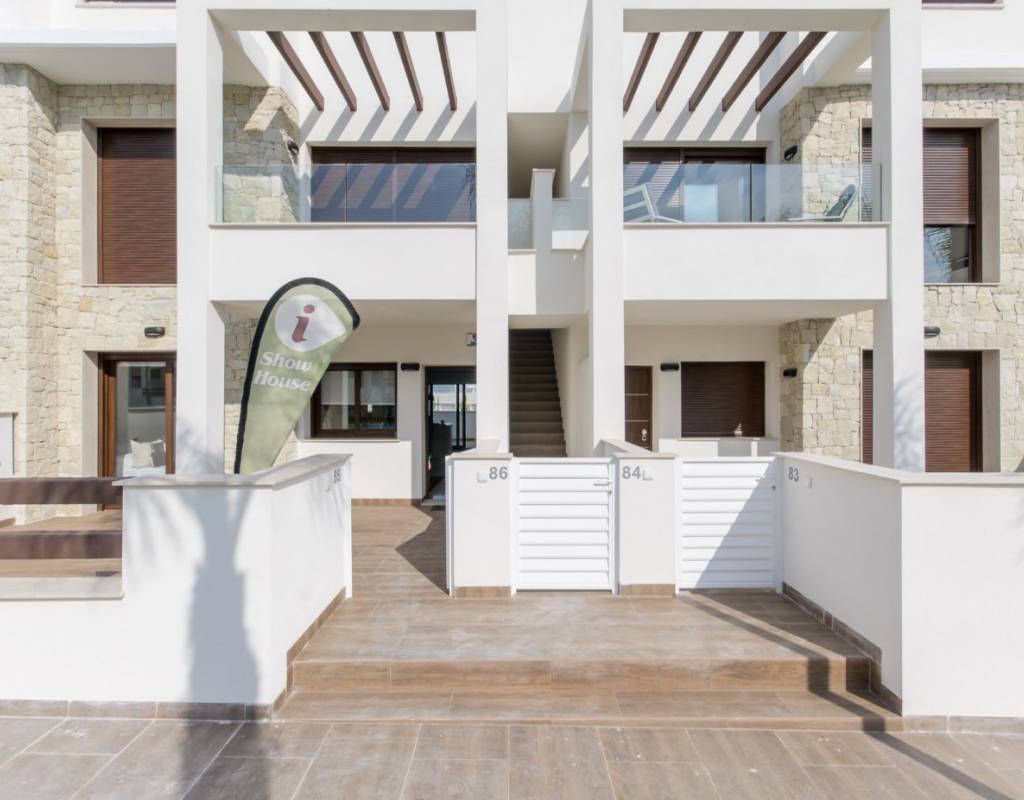 NOVOSTAVBA BYTOVÝ KOMPLEX BUNGALOVŮ V LOS BALCONES, TORREVIEJA - Bungalov v přízemí