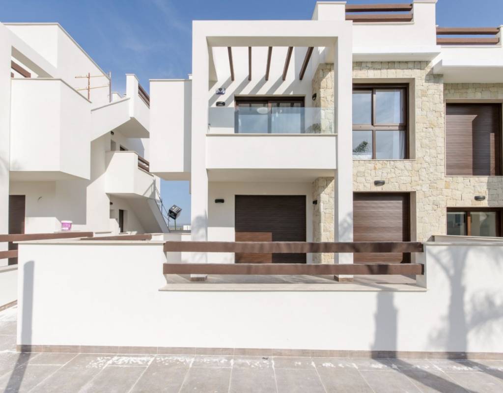 NOVOSTAVBA REZIDENČNÍHO KOMPLEXU BUNGALOVŮ V LOS BALCONES, TORREVIEJA - Bungalov v přízemí