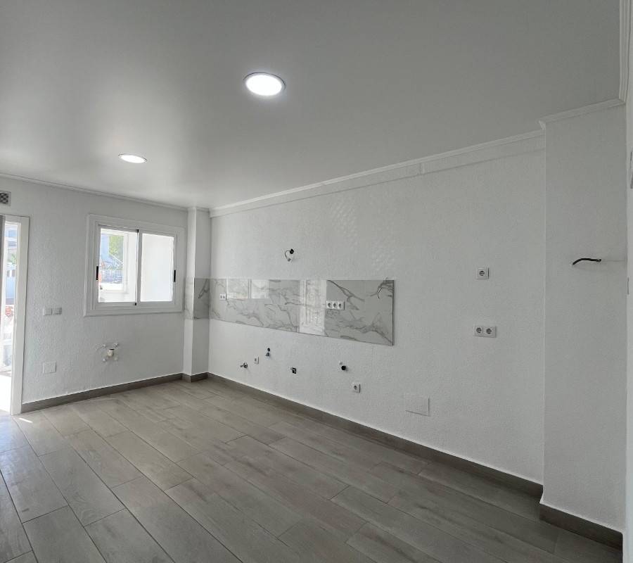 TŘÍPATROVÝ BUNGALOV NA PRODEJ - LA MATA