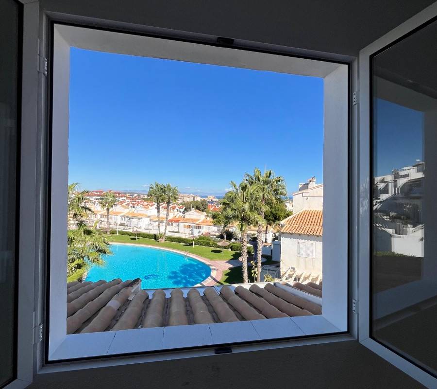 TŘÍPATROVÝ BUNGALOV NA PRODEJ - LA MATA