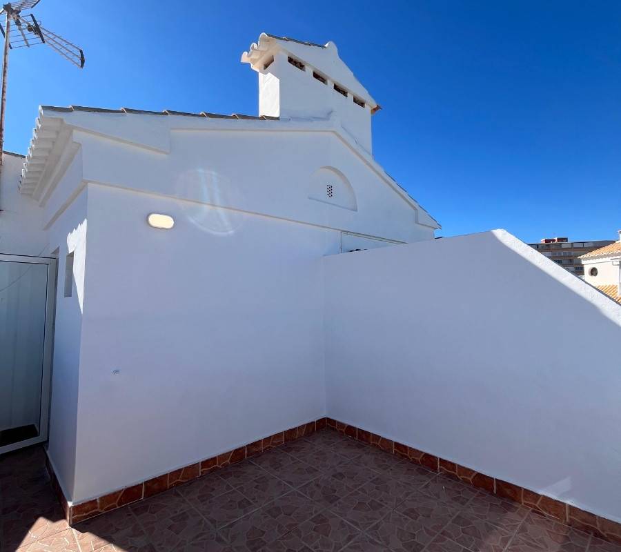 TŘÍPATROVÝ BUNGALOV NA PRODEJ - LA MATA