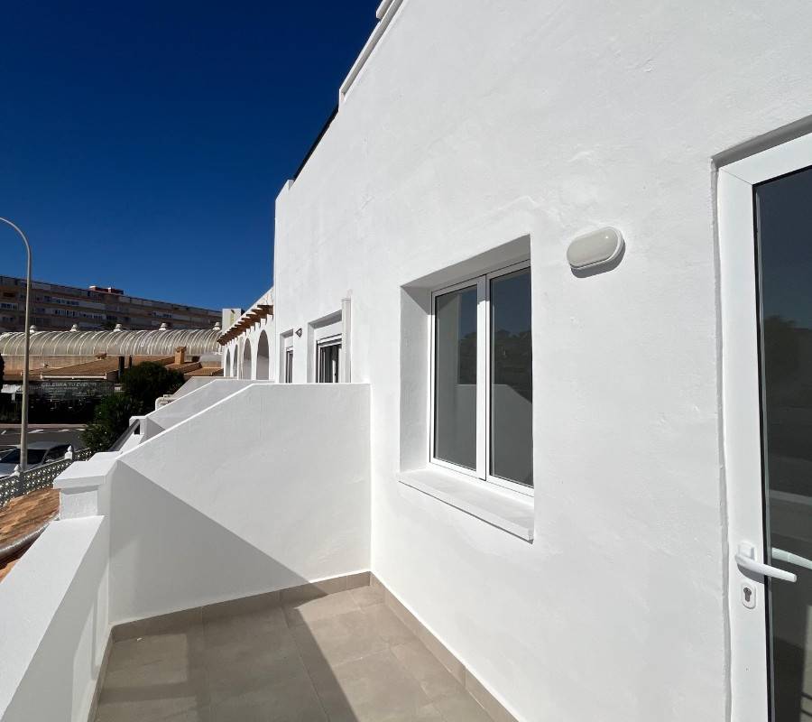 TŘÍPATROVÝ BUNGALOV NA PRODEJ - LA MATA