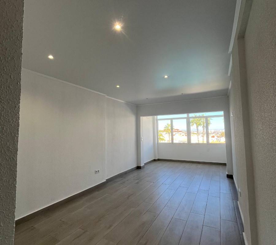 TŘÍPATROVÝ BUNGALOV NA PRODEJ - LA MATA