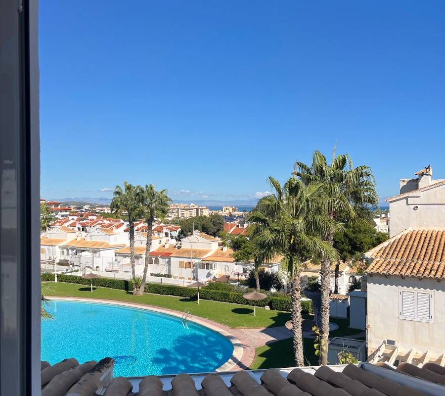 TŘÍPATROVÝ BUNGALOV NA PRODEJ - LA MATA